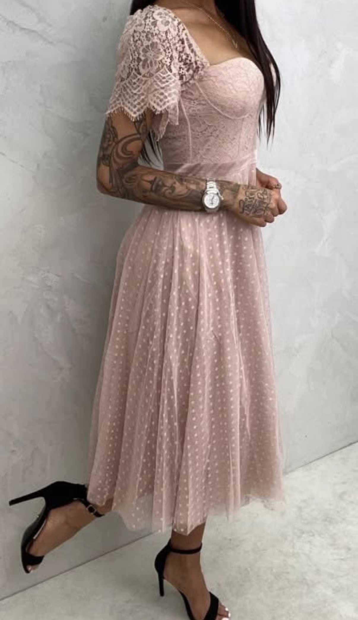 Elegancka sukienka pudrowy róż midi